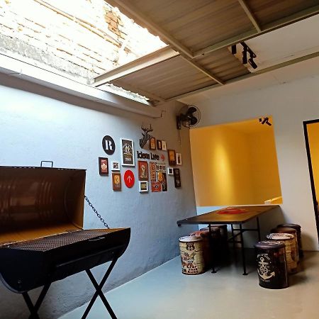 Cozy Homestay With Karaoke System & Pool Table クアラルンプール エクステリア 写真