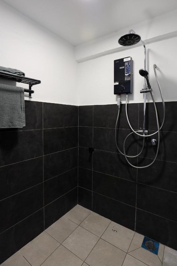 Cozy Homestay With Karaoke System & Pool Table クアラルンプール エクステリア 写真