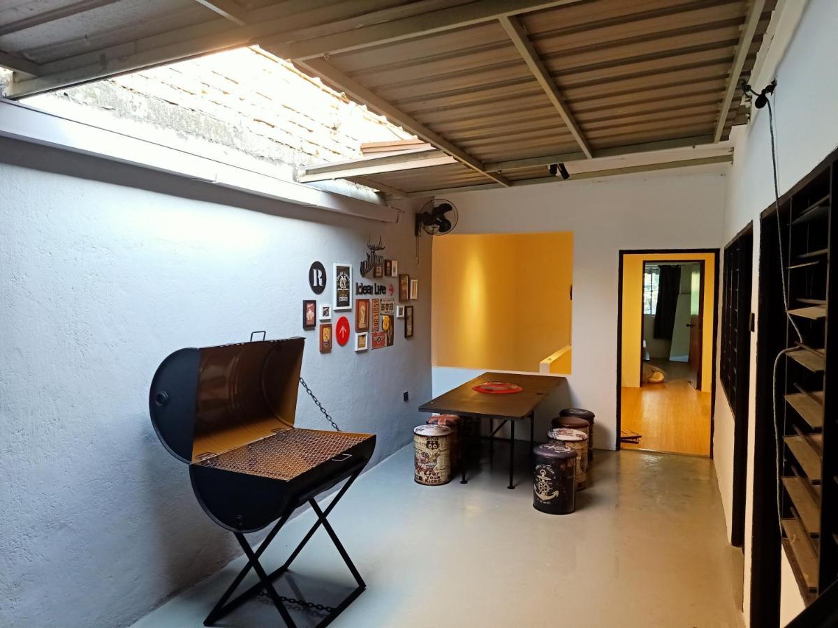 Cozy Homestay With Karaoke System & Pool Table クアラルンプール エクステリア 写真