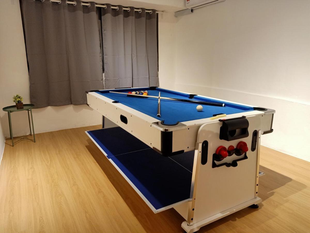 Cozy Homestay With Karaoke System & Pool Table クアラルンプール エクステリア 写真