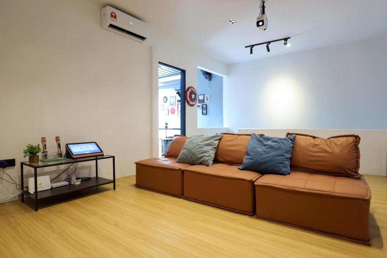 Cozy Homestay With Karaoke System & Pool Table クアラルンプール エクステリア 写真