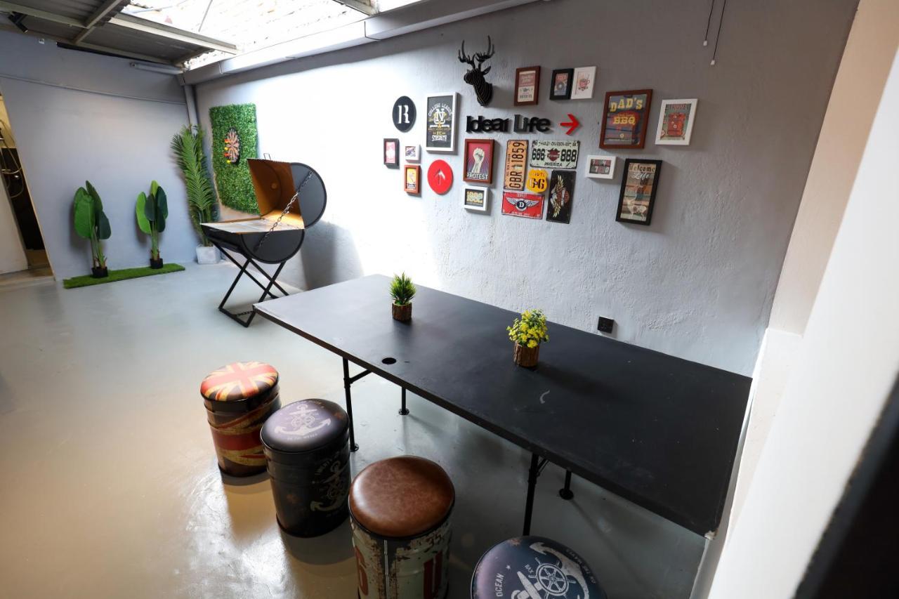 Cozy Homestay With Karaoke System & Pool Table クアラルンプール エクステリア 写真
