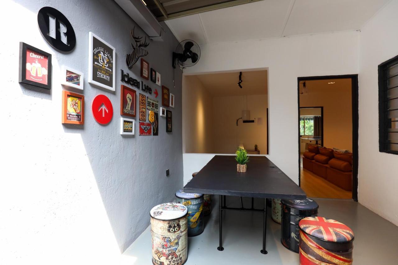 Cozy Homestay With Karaoke System & Pool Table クアラルンプール エクステリア 写真