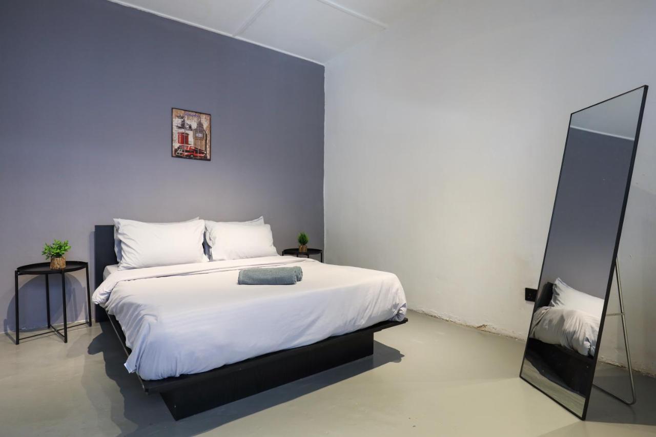Cozy Homestay With Karaoke System & Pool Table クアラルンプール エクステリア 写真
