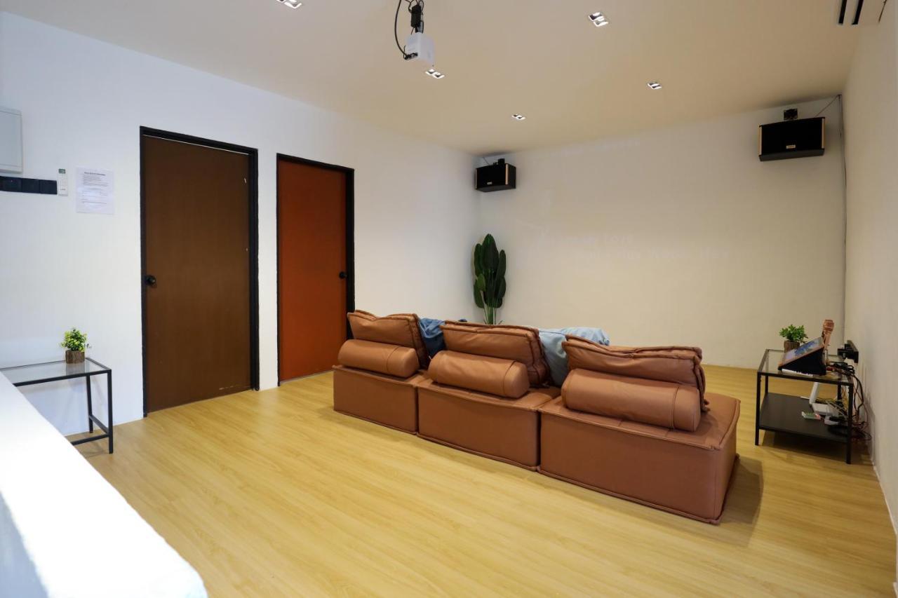 Cozy Homestay With Karaoke System & Pool Table クアラルンプール エクステリア 写真