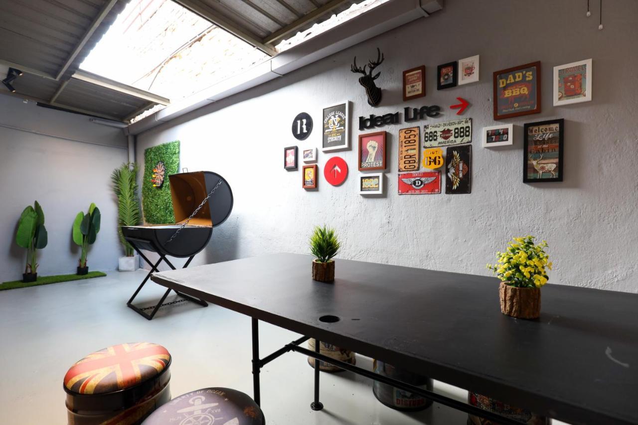 Cozy Homestay With Karaoke System & Pool Table クアラルンプール エクステリア 写真