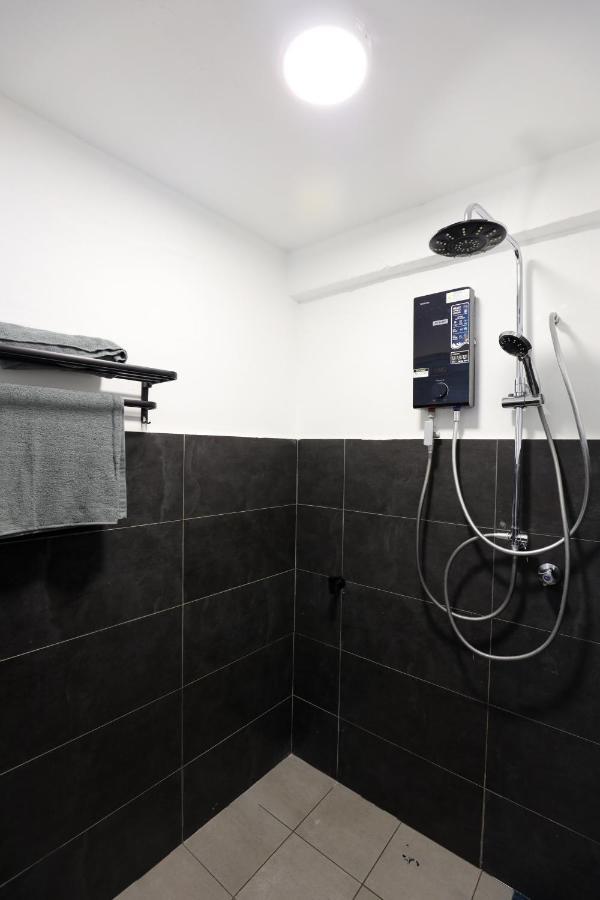 Cozy Homestay With Karaoke System & Pool Table クアラルンプール エクステリア 写真